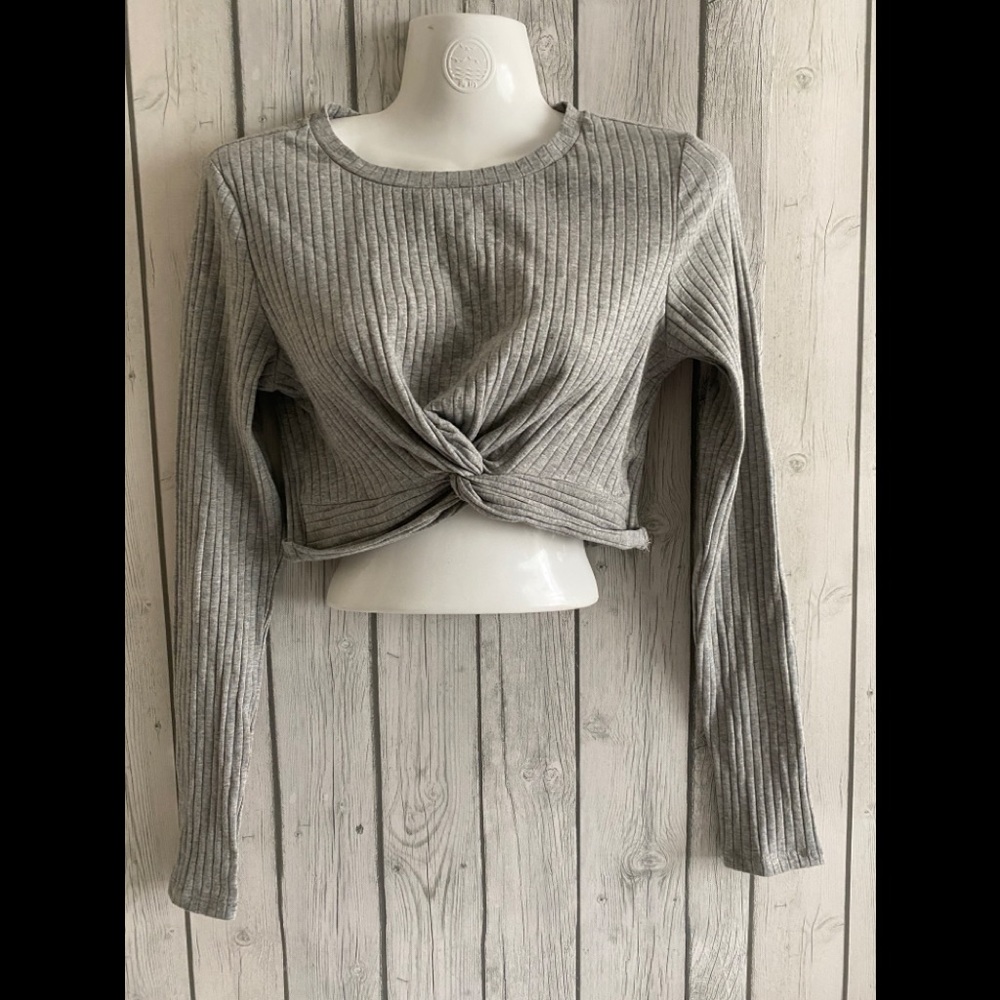 SHEIN LONG SLEEVE CROP